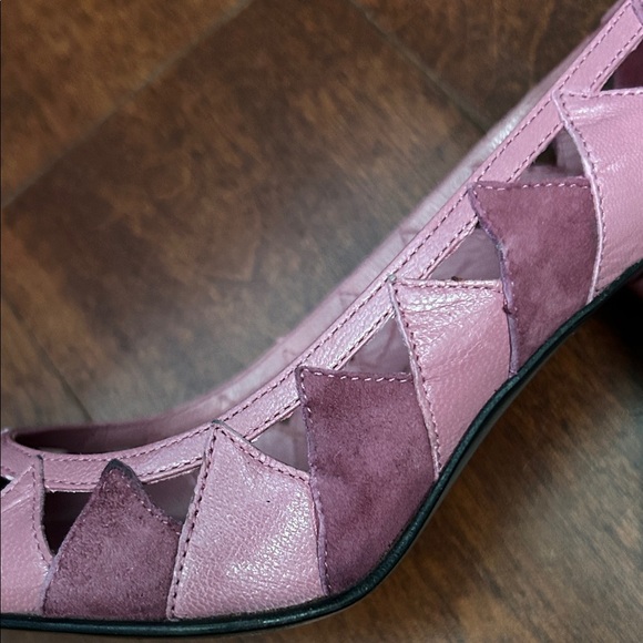 Via Spiga Mauve and Purple Cutout Designed Leather and Suede Heels, Size 6 - Picture 9 of 16